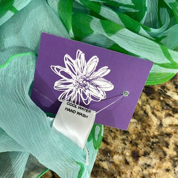 Sarah Stewart 100% Silk Leaf Print Hand Rolled Scarf In Green - Picture 3 of 5